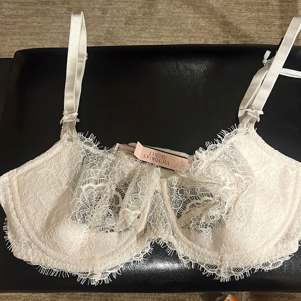 Lacy VS Bra